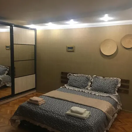 Kvartira Na Krakivskiy 12 , 52