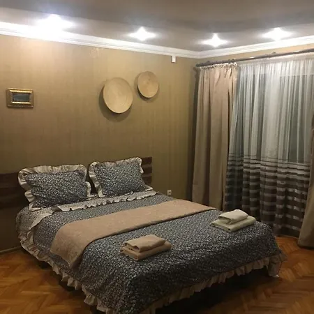 Kvartira Na Krakivskiy 12 , 52 * Kiev
